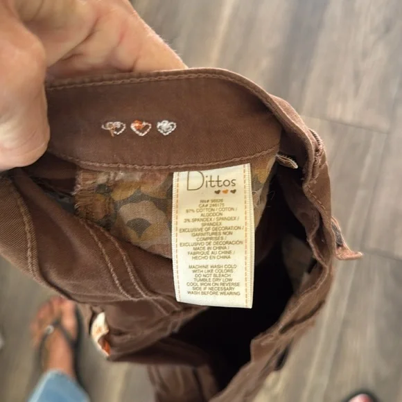 Dittos Light Brown Jeans
Dittos Jessica Mid-Rise Nutmeg Brown Jeggings
Size 26 - Picture 8 of 13